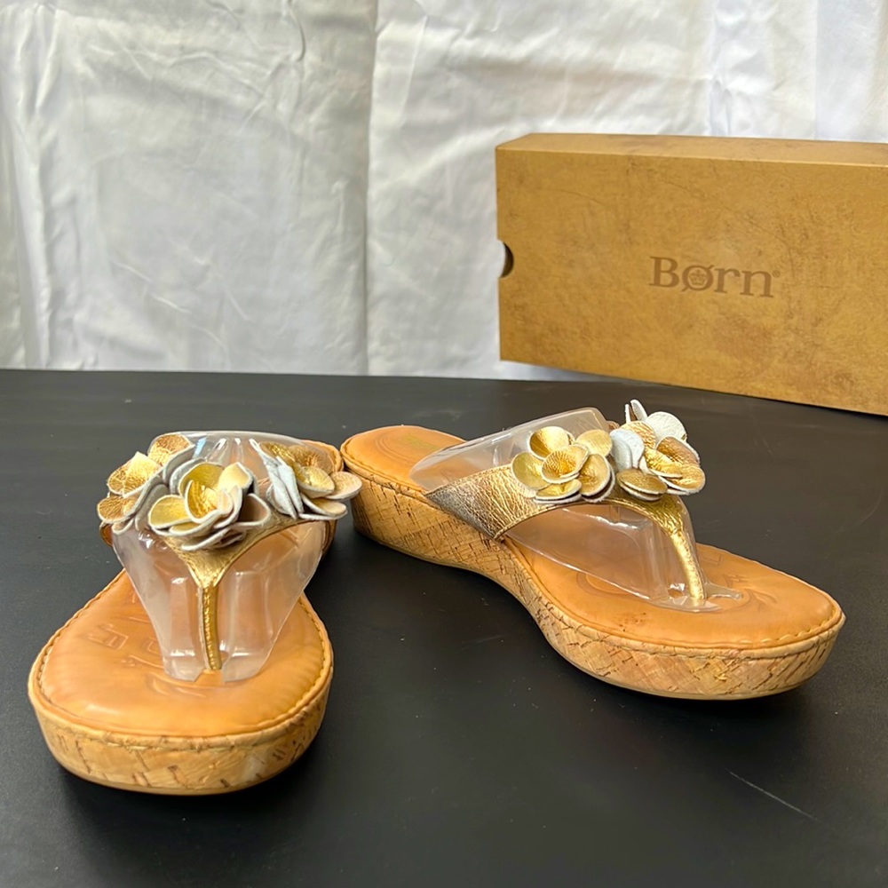 Born sandals
